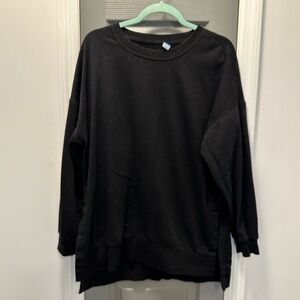 Women’s old navy black crewneck sweatshirt. Size L